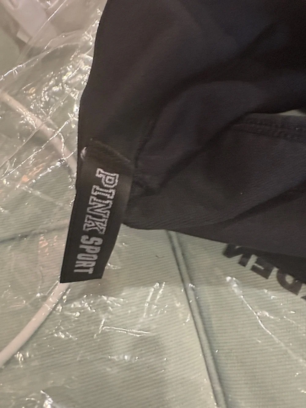 PINK Victoria's Secret Black Mesh-Back Sports Bra - Picture 3 of 4